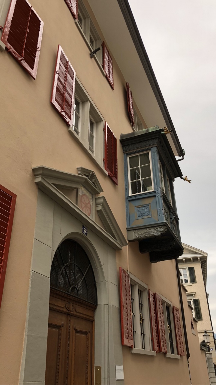 Обои Хаус, недвижимость, балкон, свойство, фасад в разрешении 720x1280