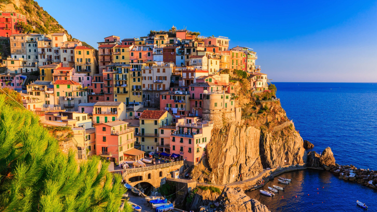 Обои Вернацца, побережье, городок, обрыв, море в разрешении 1280x720