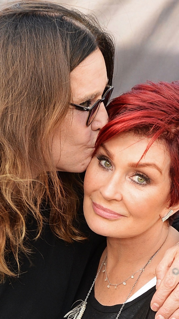 Обои Шэрон Осборн, Оззи Осборн, забава, взаимодействие, девушка в разрешении 720x1280