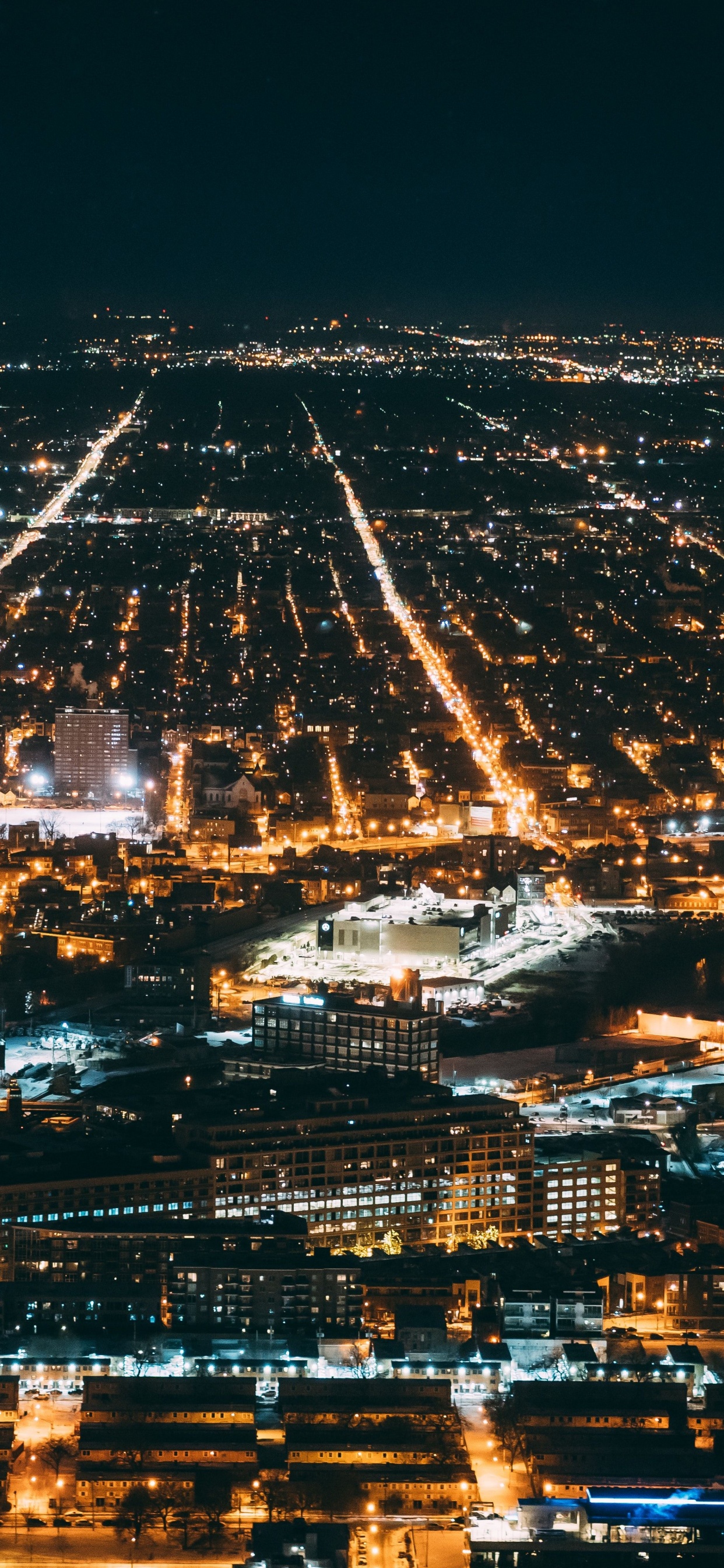 Обои ночь, город, городской район, городской пейзаж, метрополия в разрешении 1242x2688