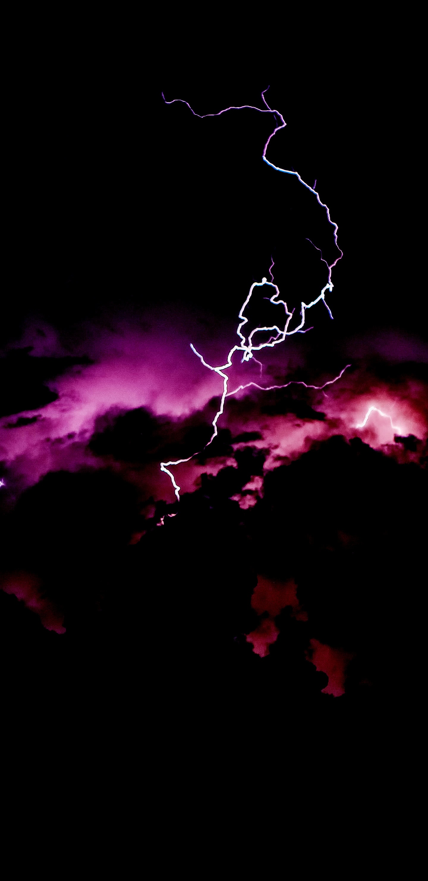 Обои темнота, веб-плеер, гром, молния, атмосфера в разрешении 1440x2960