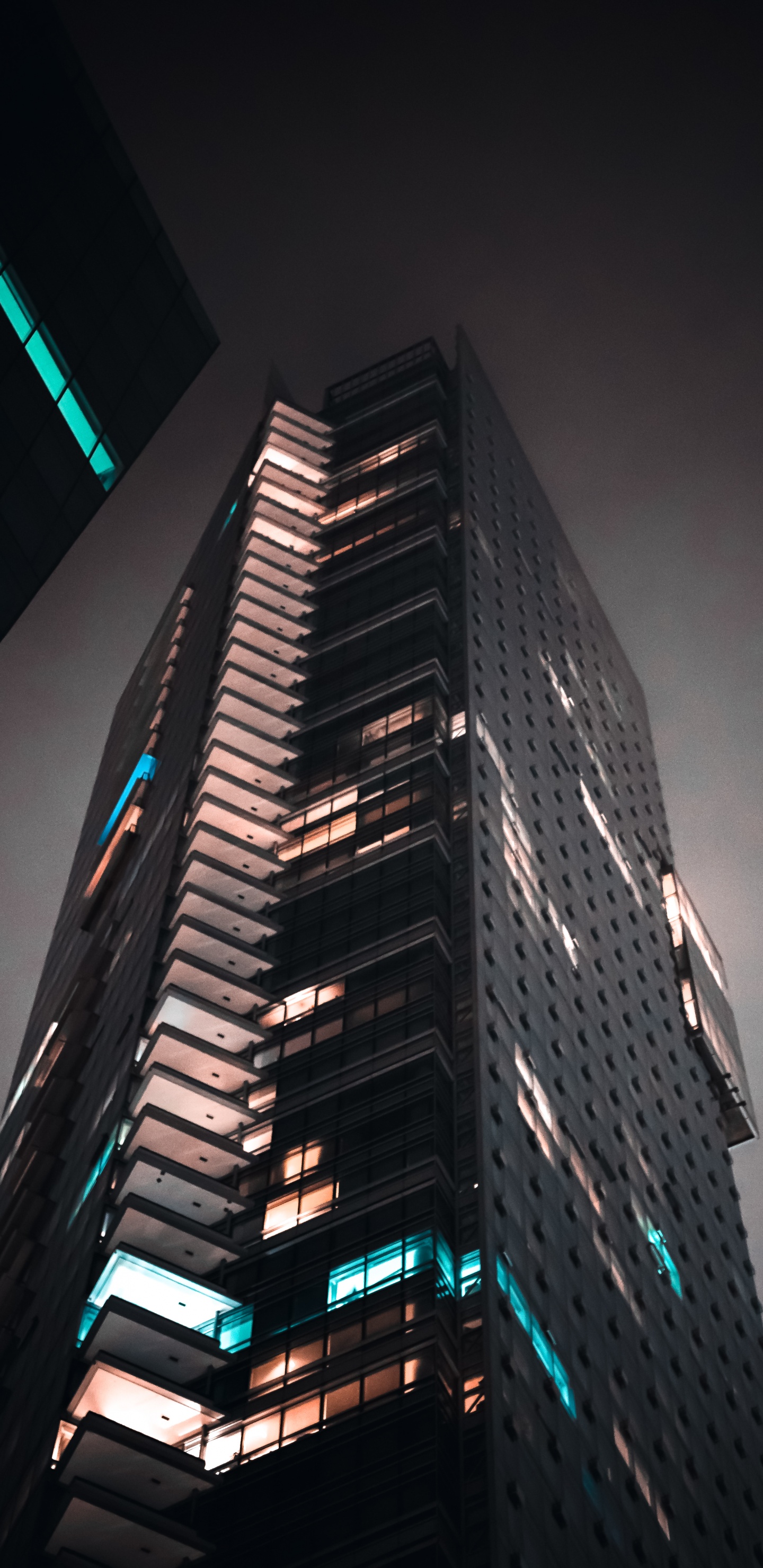 Обои небоскреб, пух, высотное здание, архитектура, за горизонтом в разрешении 1440x2960