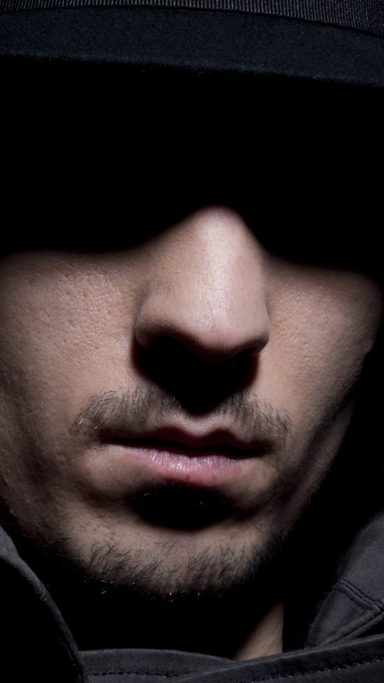 Обои черный, темнота, подбородок, человек, таинственный человек в разрешении 750x1334