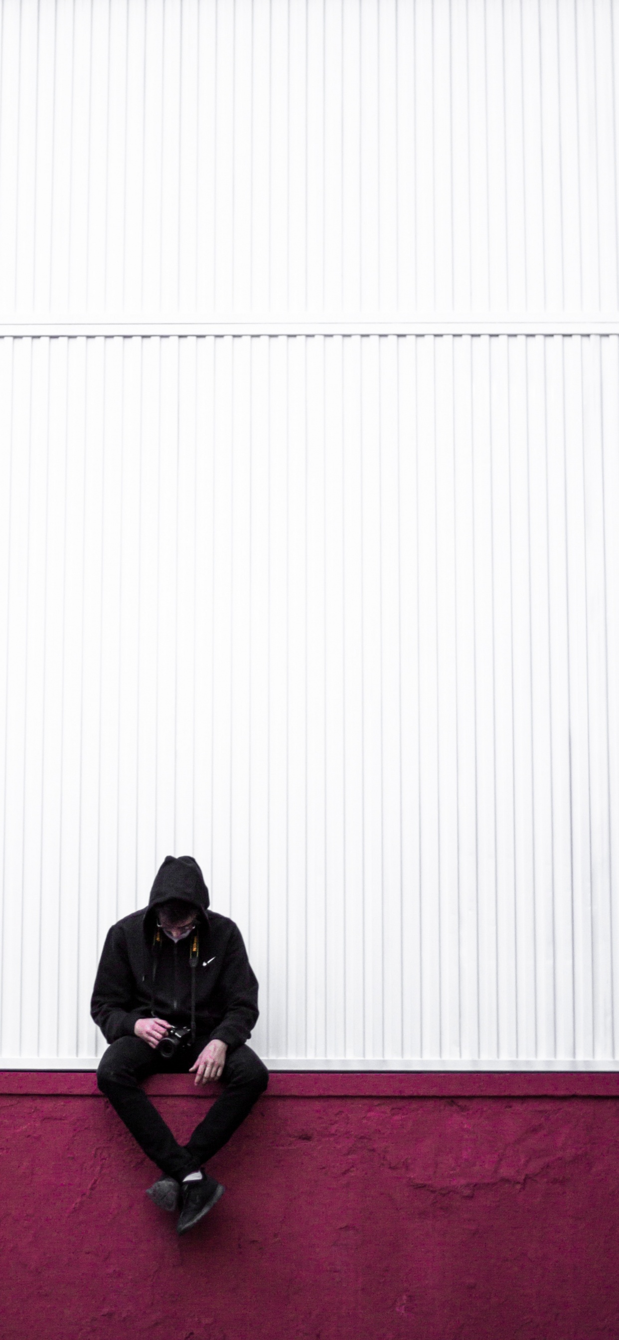 Обои плечо, красный цвет, стыд, белые, черный в разрешении 1242x2688