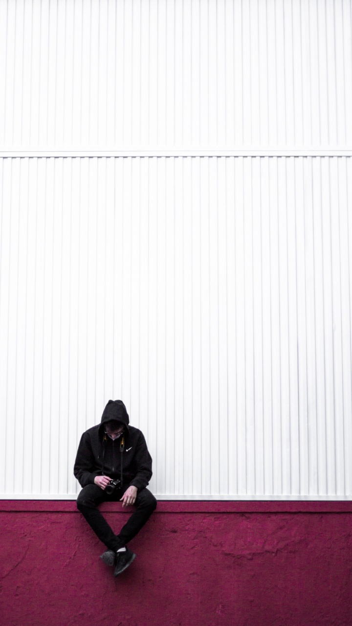 Обои плечо, красный цвет, стыд, белые, черный в разрешении 720x1280