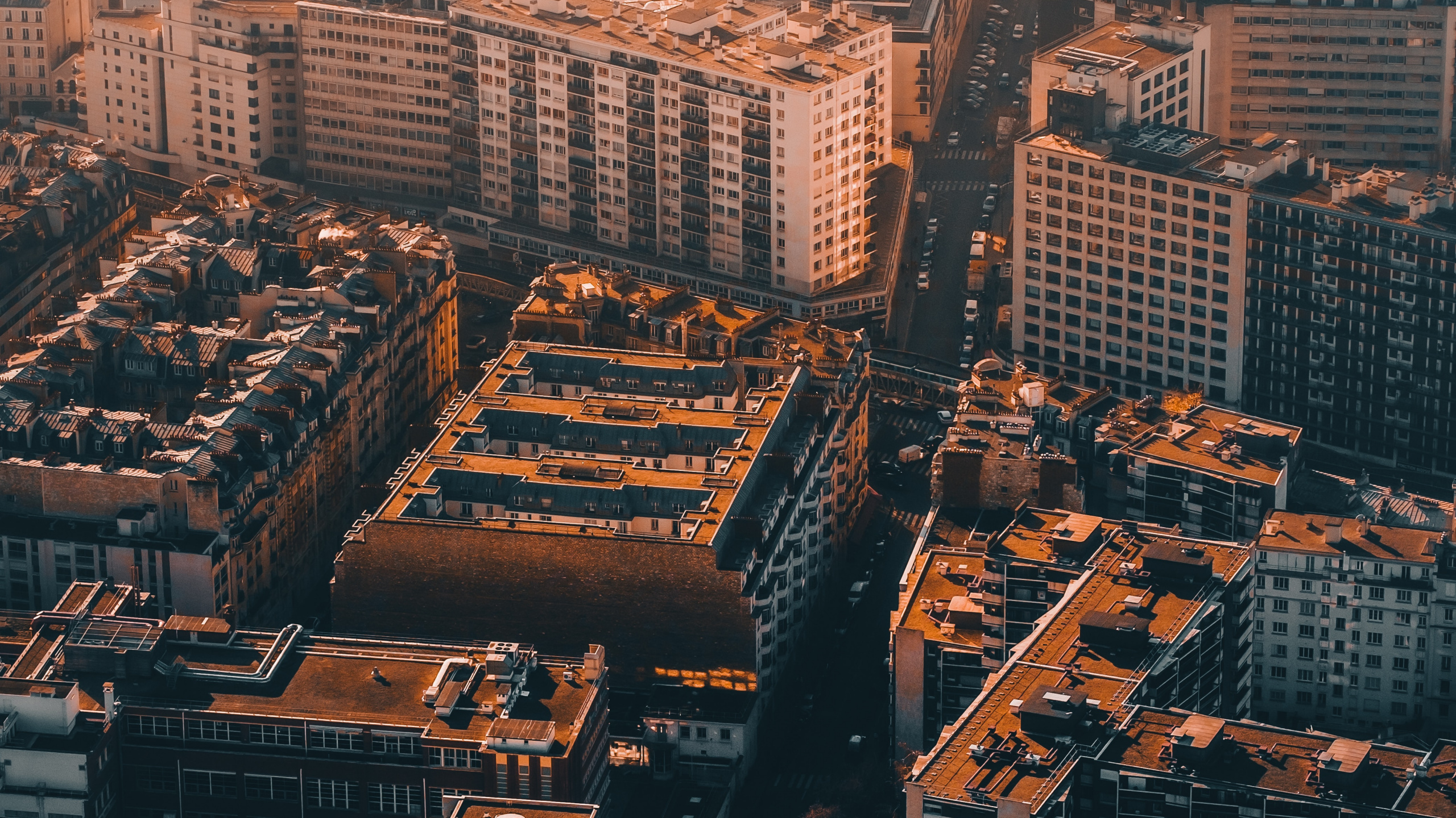 Обои городской пейзаж, метрополия, вышка, город, небоскреб в разрешении 2560x1440