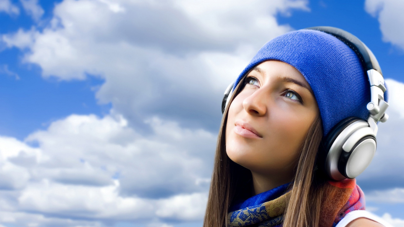 Обои синий, наушники, звуковое оборудование, красота, микрофон в разрешении 1366x768