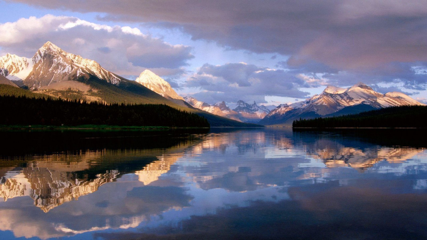 Обои национальный парк Джаспер, Дух Острова, Джаспер, Нижнее Озеро Кламат, природа в разрешении 1366x768