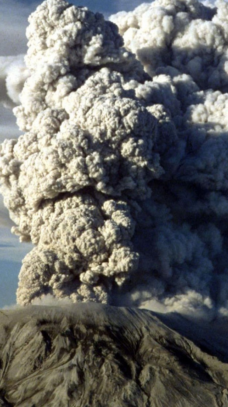 Обои Извержение 1980 года горы Сент-Хеленс, вулкан, купол лавы, вулканического рельефа, типы вулканических извержений в разрешении 750x1334