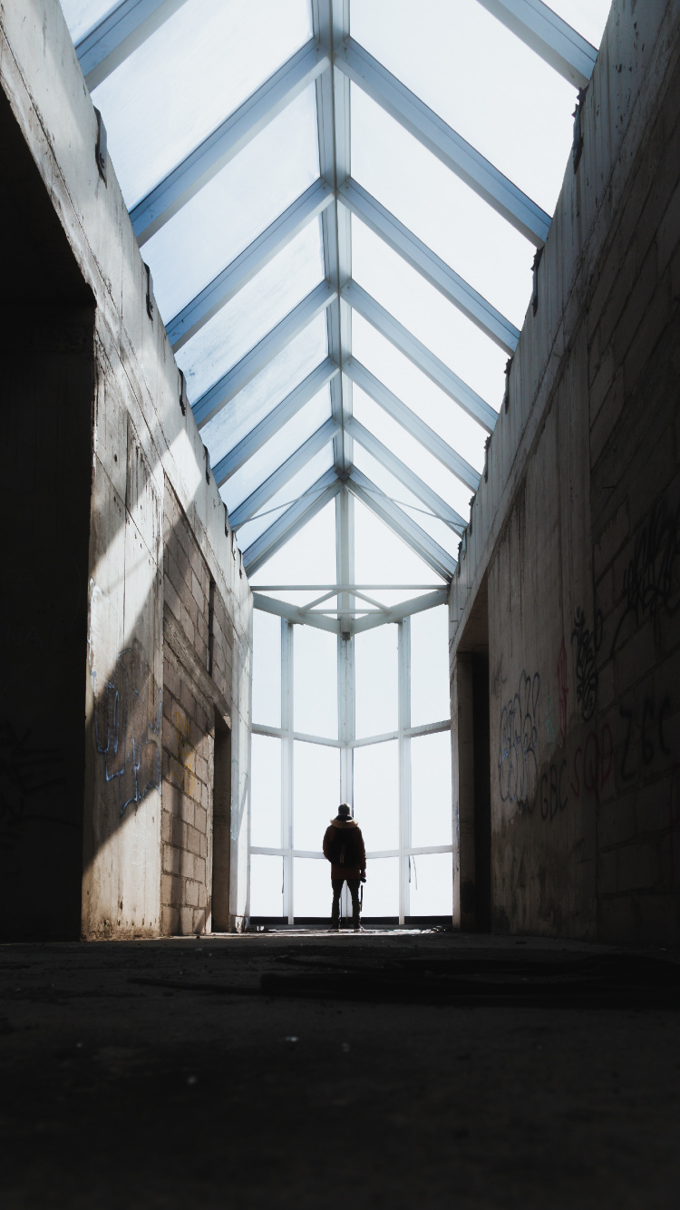 Обои дневное освещение, архитектура, свет, линия, симметрия в разрешении 750x1334