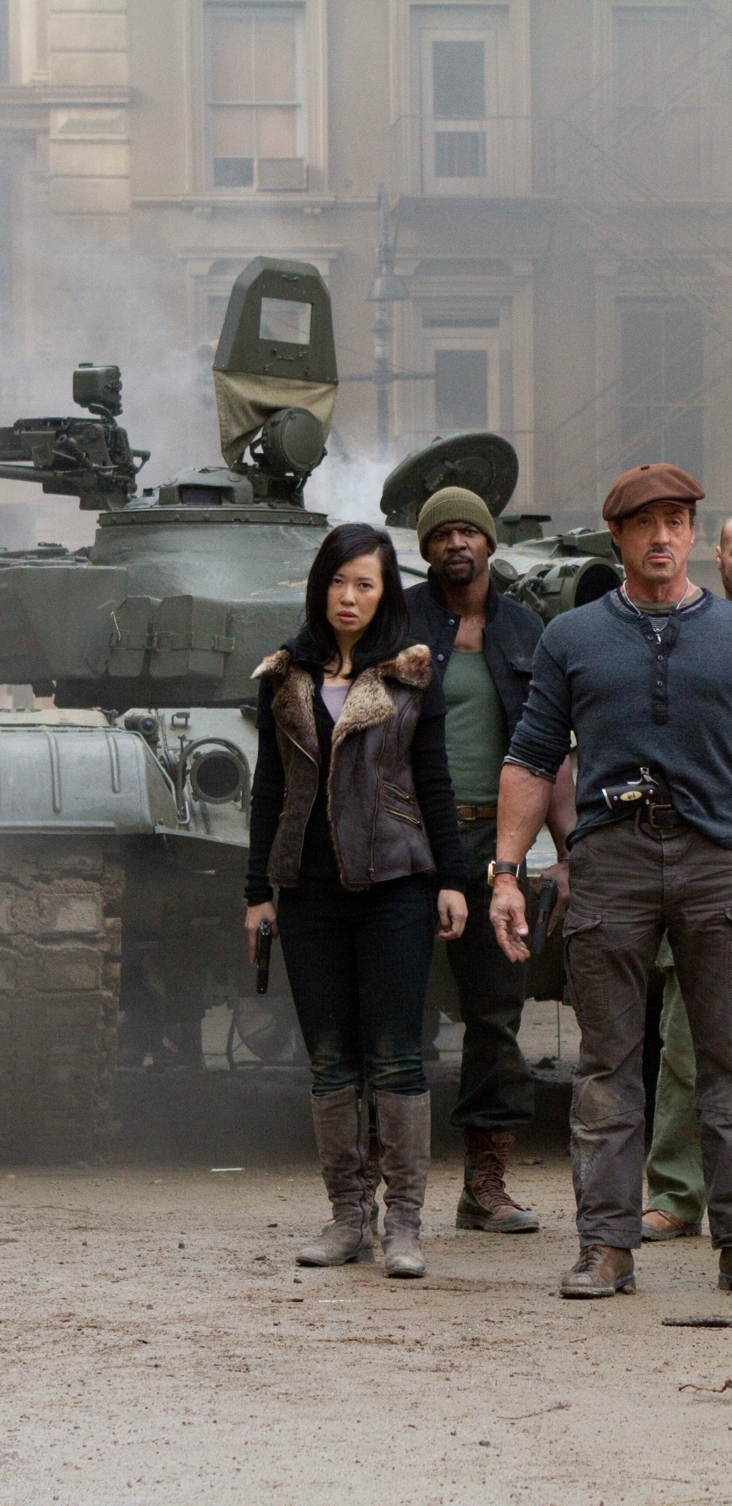 Обои Сильвестр Сталлоне, Неудержимые 2, Неудержимые, траншея, фильм в разрешении 1440x2960