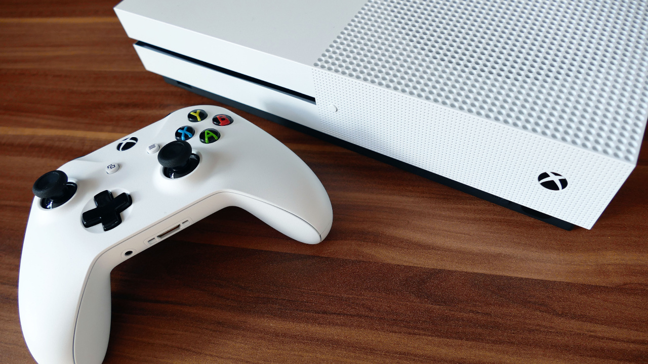 Обои Microsoft Xbox One S, гаджет, электронное устройство, технологии, игровой контроллер в разрешении 1280x720