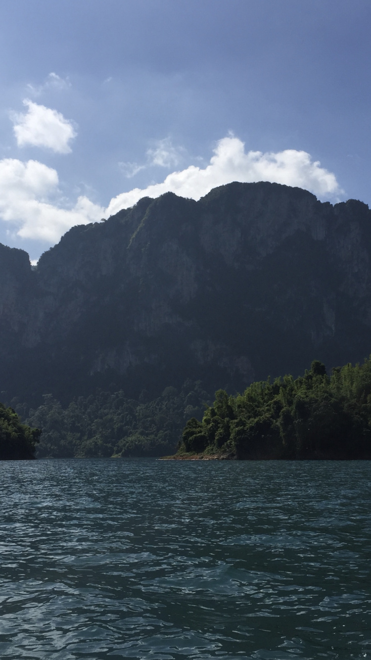 Обои длинный пляж, ушуая, горный рельеф, облако, природный ландшафт в разрешении 750x1334