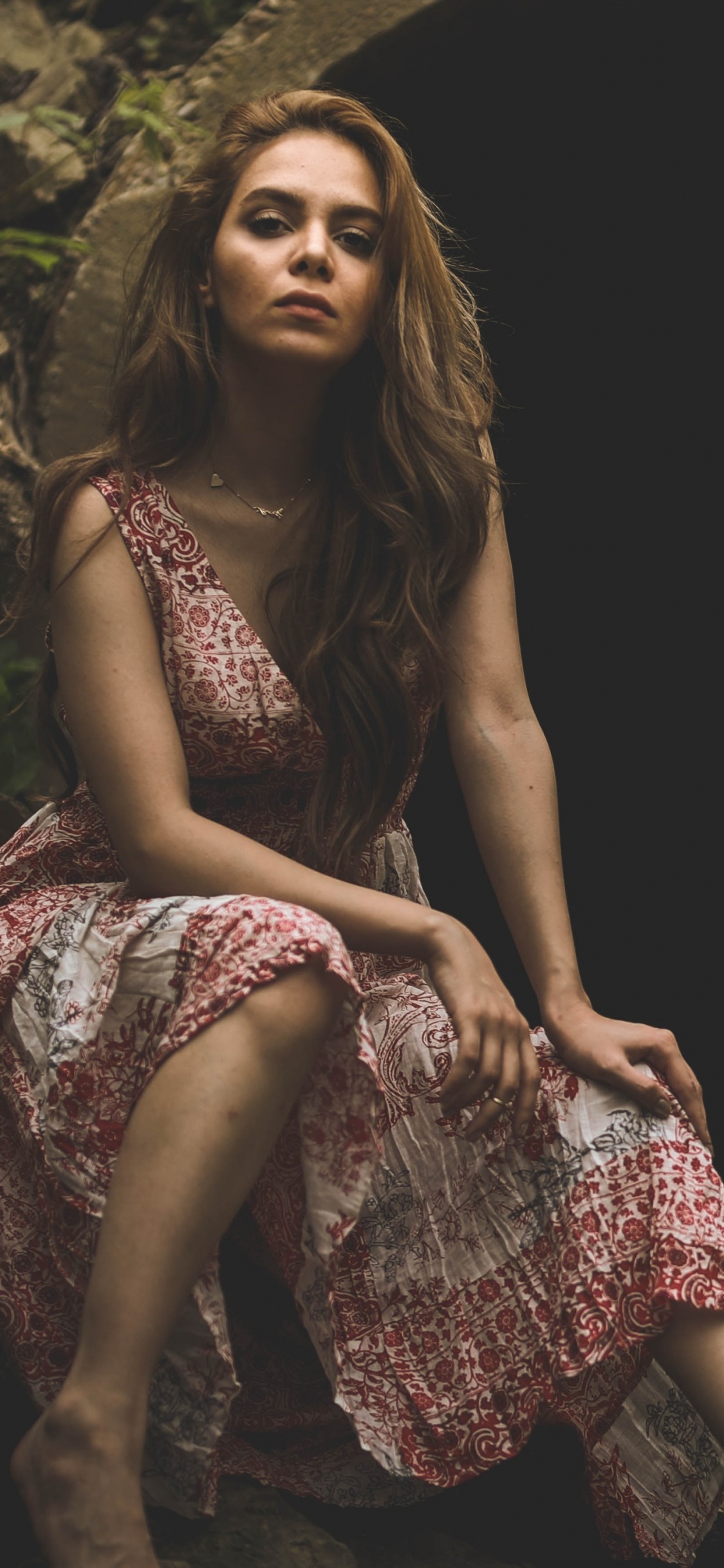 Обои красота, Адоб Лайтрум, цифровой негатив, волосы, растение в разрешении 1125x2436