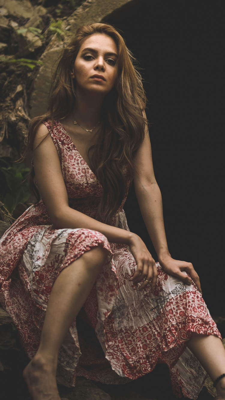 Обои красота, Адоб Лайтрум, цифровой негатив, волосы, растение в разрешении 750x1334