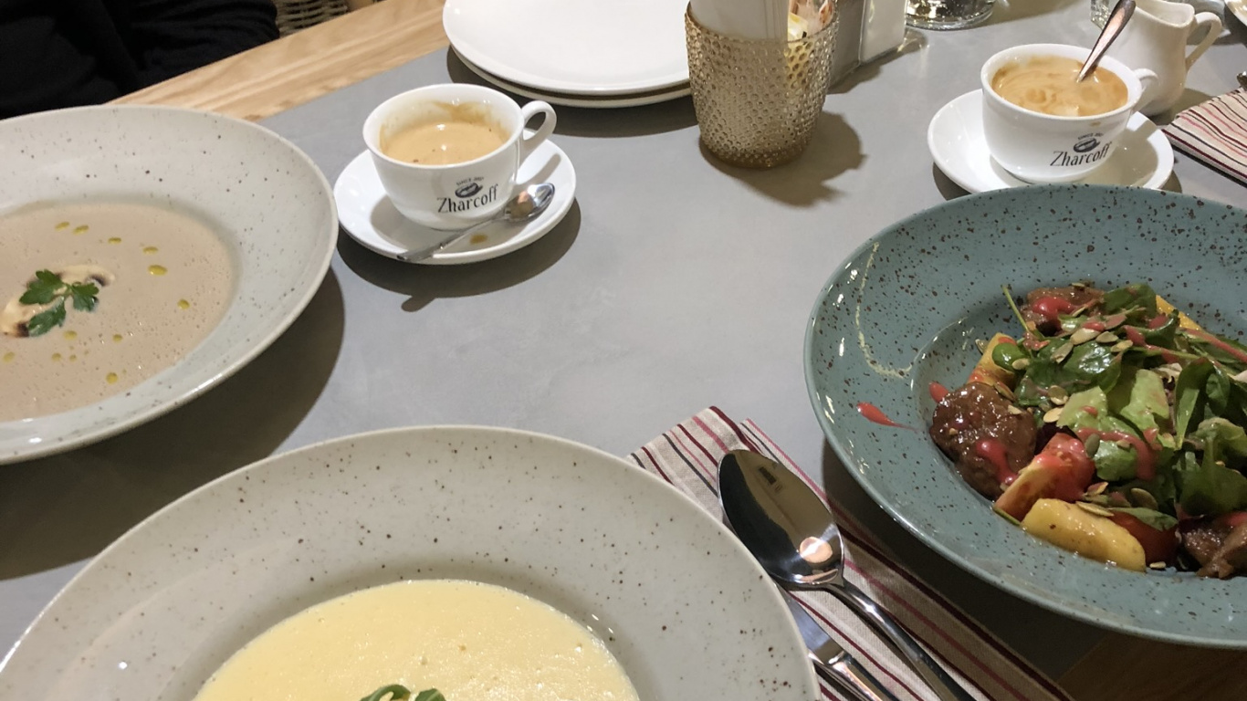 Обои завтрак, блюда, поздний завтрак, посуда, serveware в разрешении 1366x768