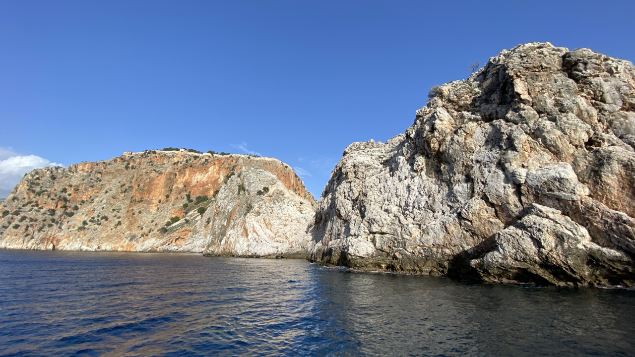 Обои Асиклар пещера, смородина, Марсель, вода, гидроресурсы в разрешении 1280x720