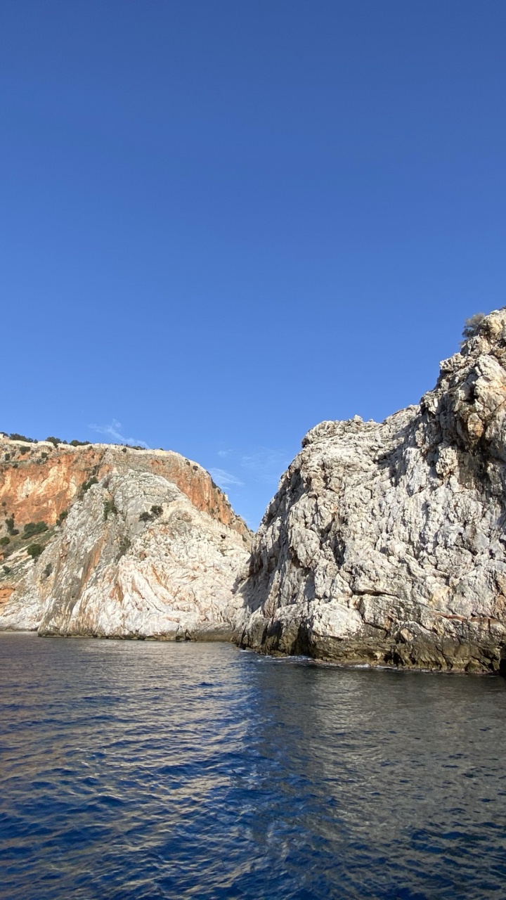 Обои Асиклар пещера, смородина, Марсель, вода, гидроресурсы в разрешении 720x1280