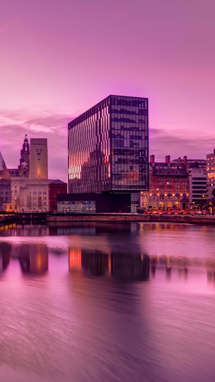 Обои Ливерпуль ФК, городской пейзаж, город, отражение, пурпур в разрешении 720x1280