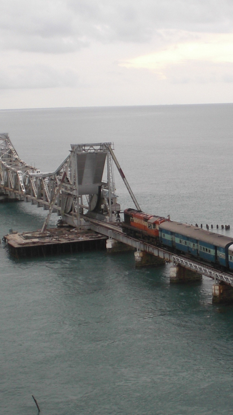 Обои Дханушкоди, Остров Pamban, поезд, мост, Пирс в разрешении 750x1334