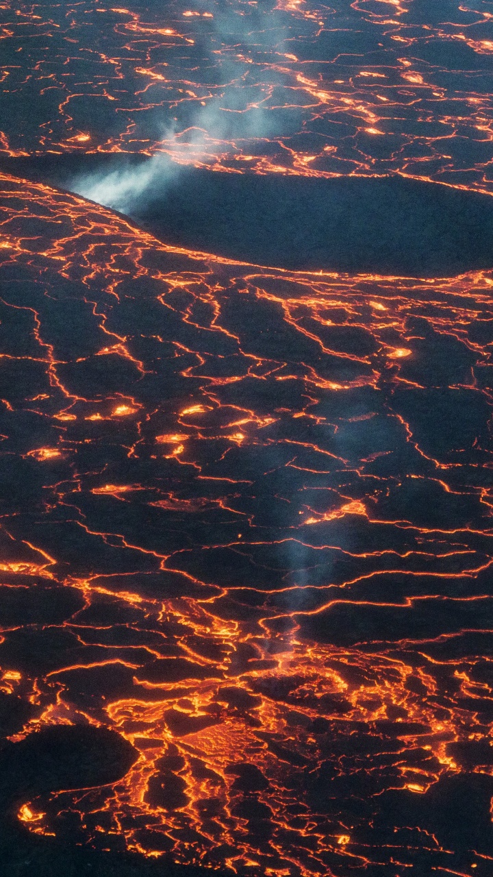 Обои земля, Холухрейн, лава, вулкан, вулканический пепел в разрешении 720x1280