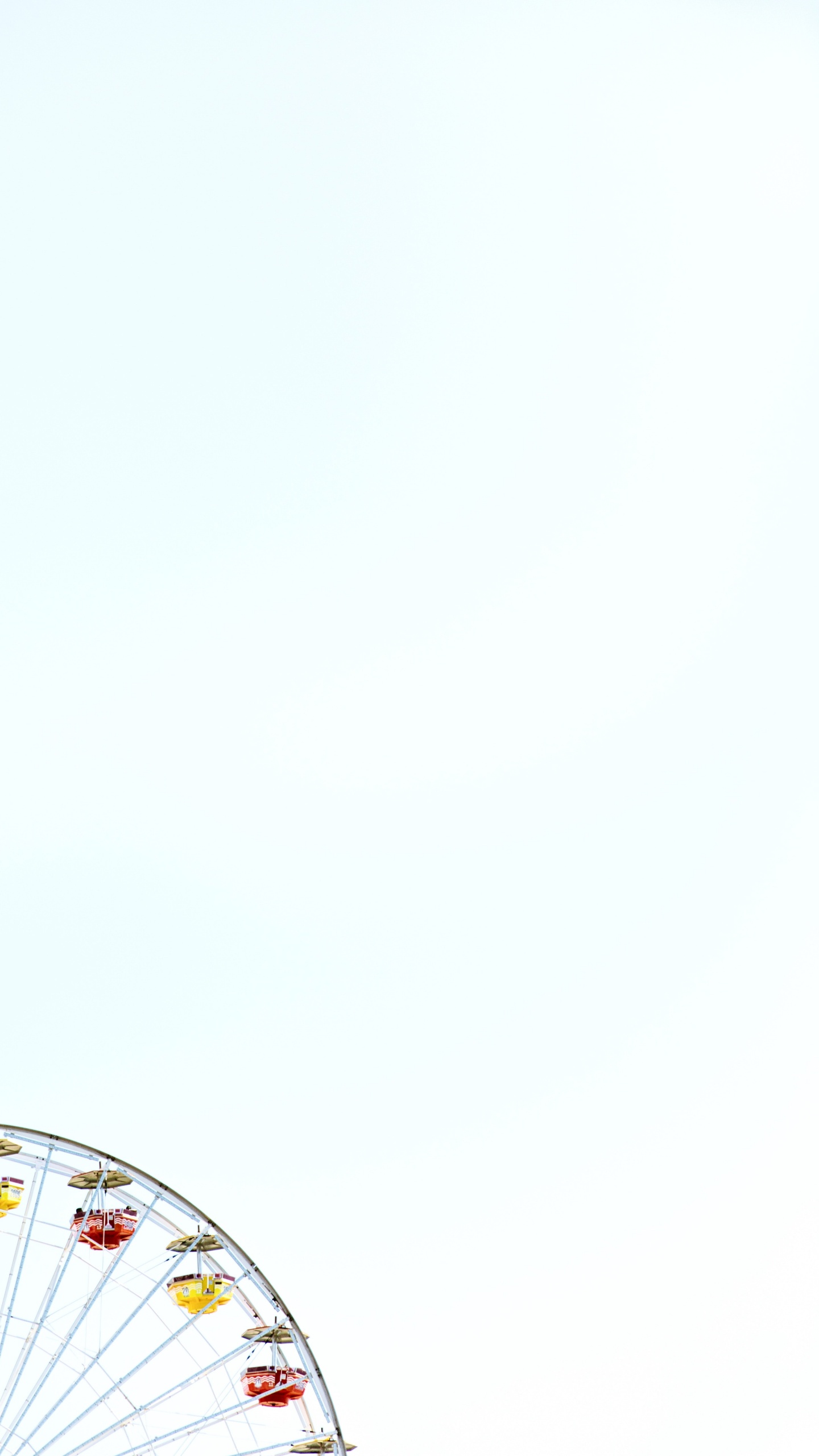 Обои небо, белые, марка, измеритель, модный аксессуар в разрешении 1440x2560