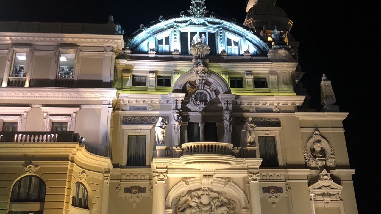 Обои ориентир, ночь, архитектура, фасад, скульптура в разрешении 1280x720