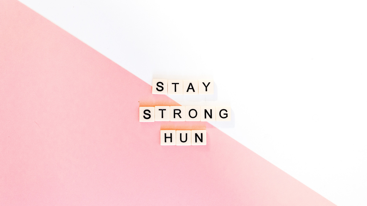 Обои графика, розовый, текст, кожа, персик в разрешении 1280x720