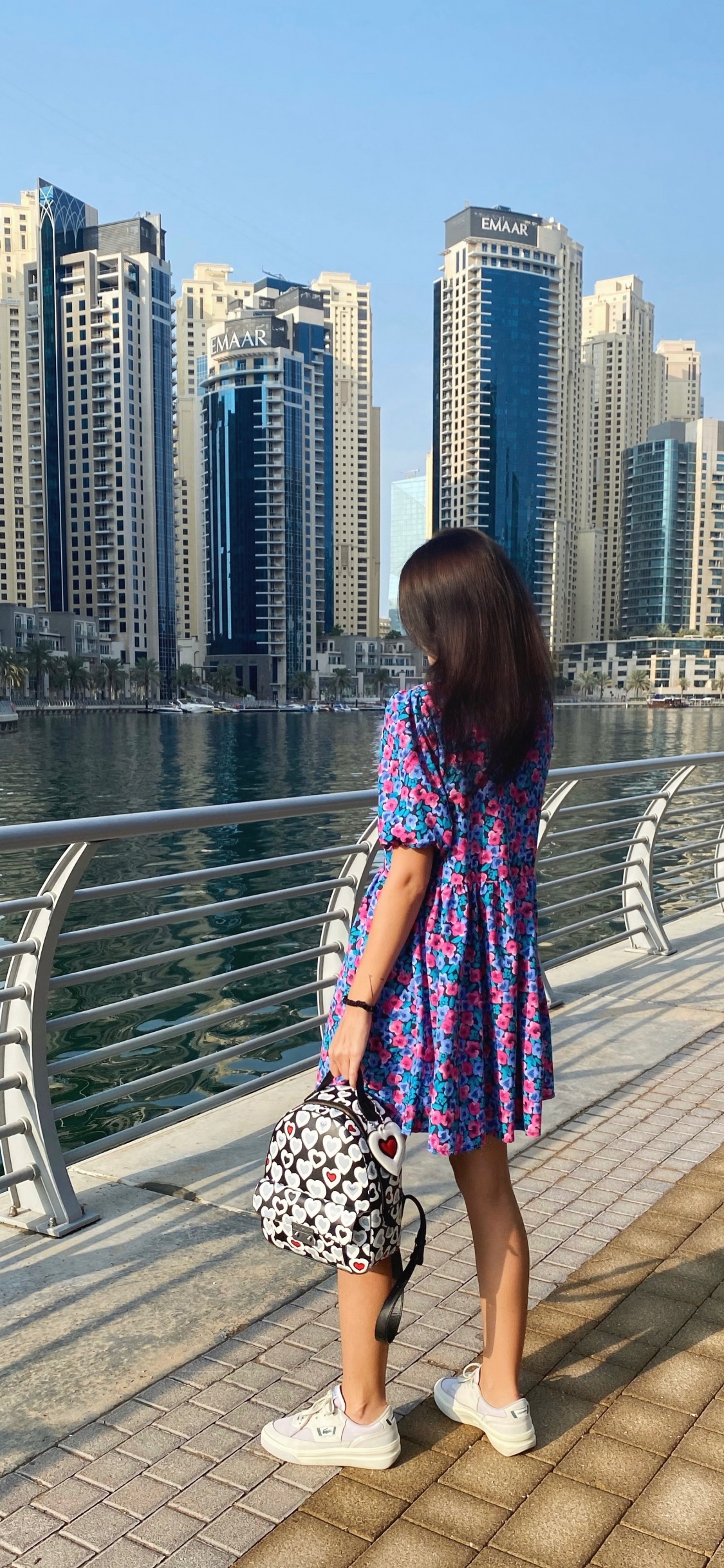 Обои Дубай, городской район, туризм, вода, башня в разрешении 1125x2436