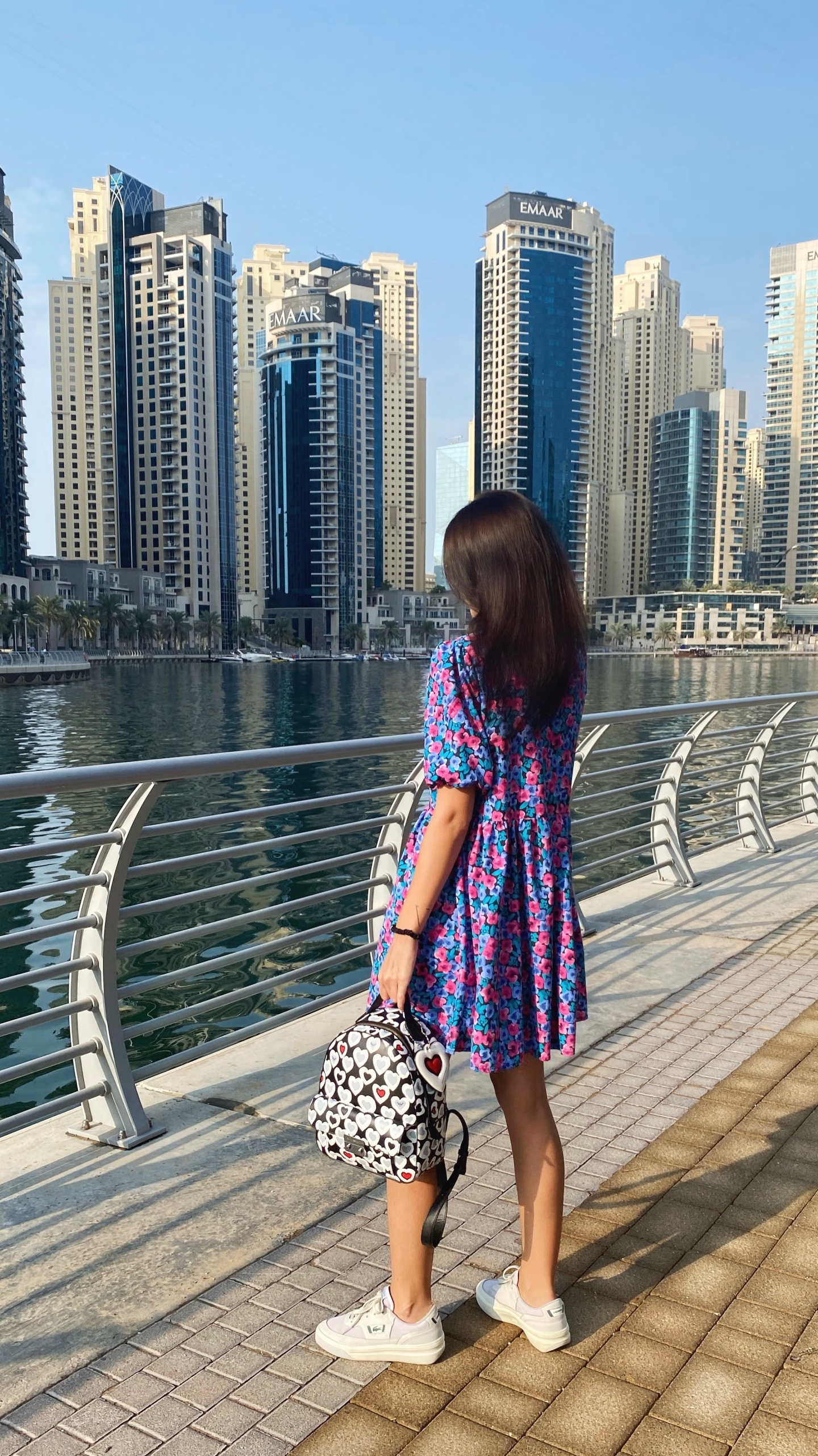 Обои Дубай, городской район, туризм, вода, башня в разрешении 1440x2560