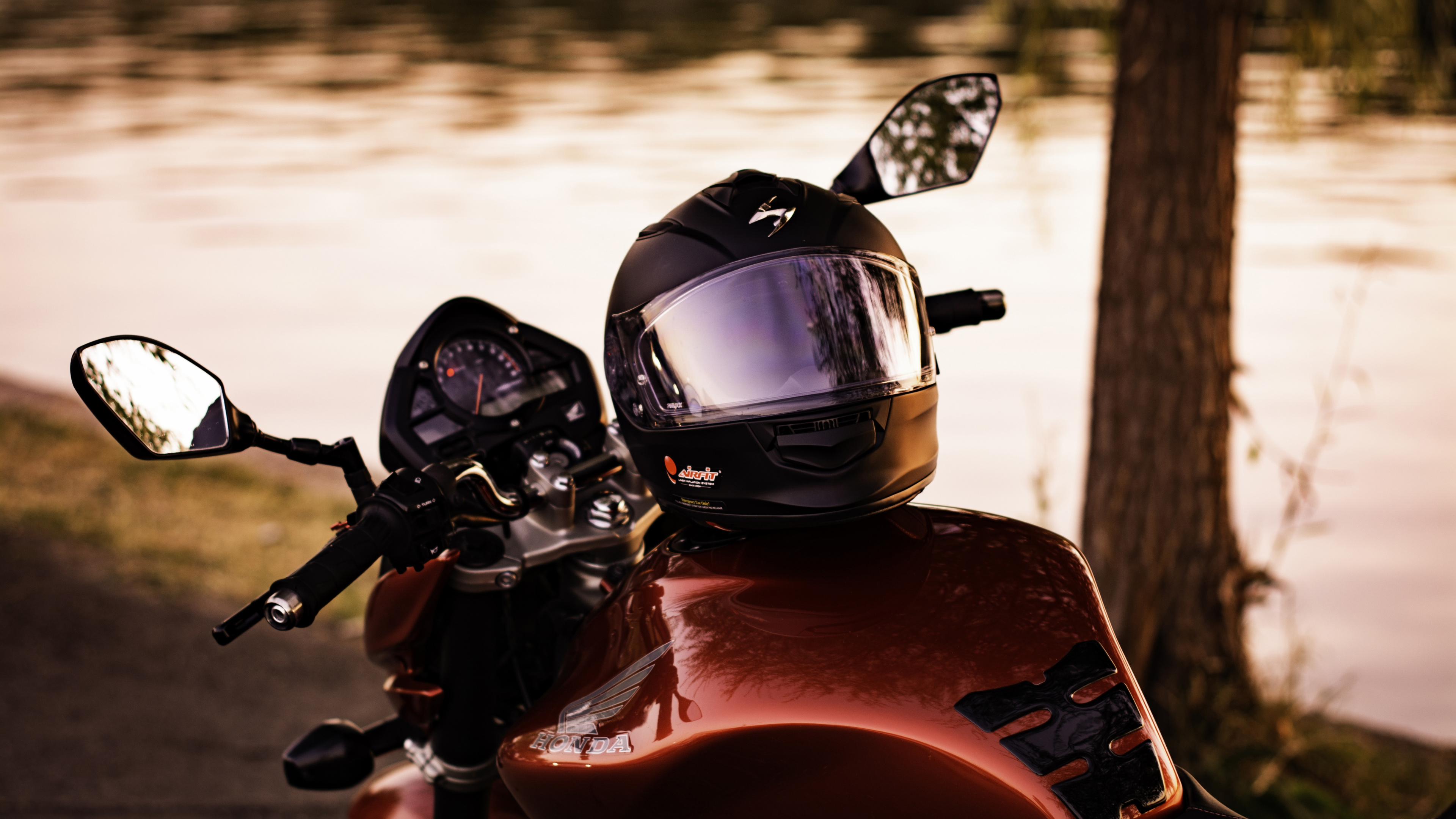 Обои велосипед, мотоциклетный шлем, мини, шлем, головной убор в разрешении 3840x2160