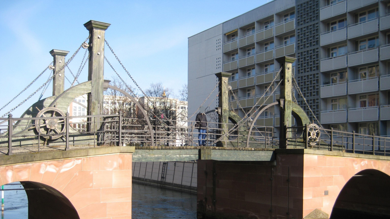 Обои мост, водный путь, вода, канал, подъемный мост в разрешении 1280x720