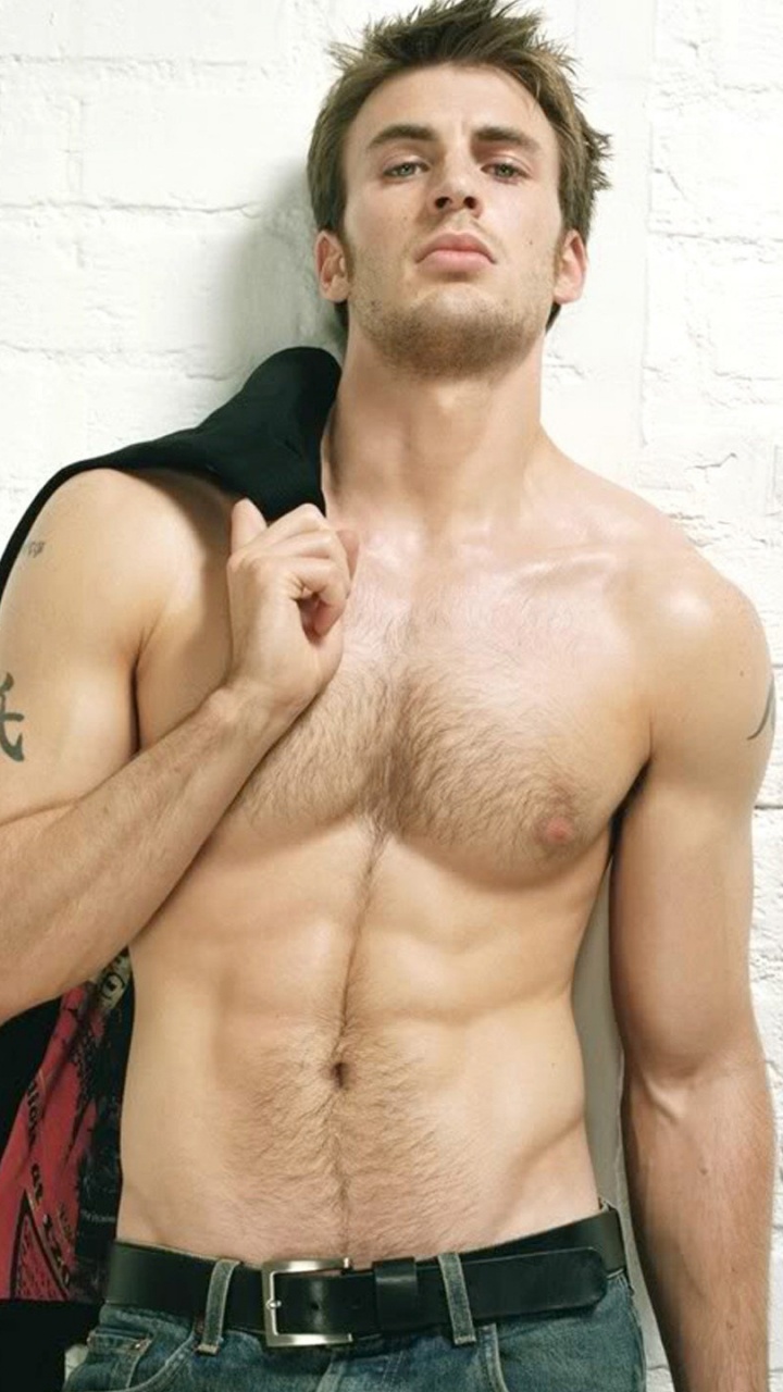 Обои Крис Эванс, Капитан Америка, Капитан Америка Первый Мститель, сундук, мышца в разрешении 720x1280