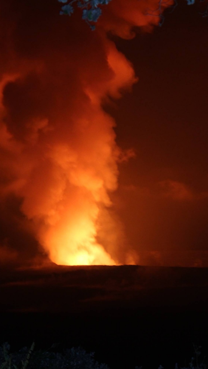 Обои вулкан, вулканический кратер, огонь, тепло, облако в разрешении 720x1280