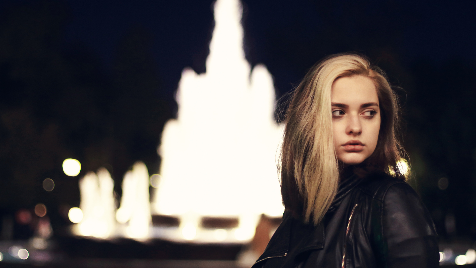 Обои волосы, лицо, свет, красота, голова в разрешении 1920x1080