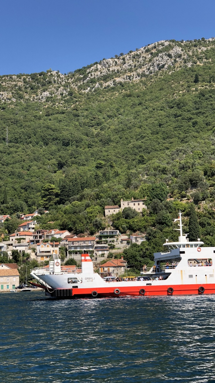 Обои перевозка воды, вода, горный рельеф, судно, лодка в разрешении 720x1280