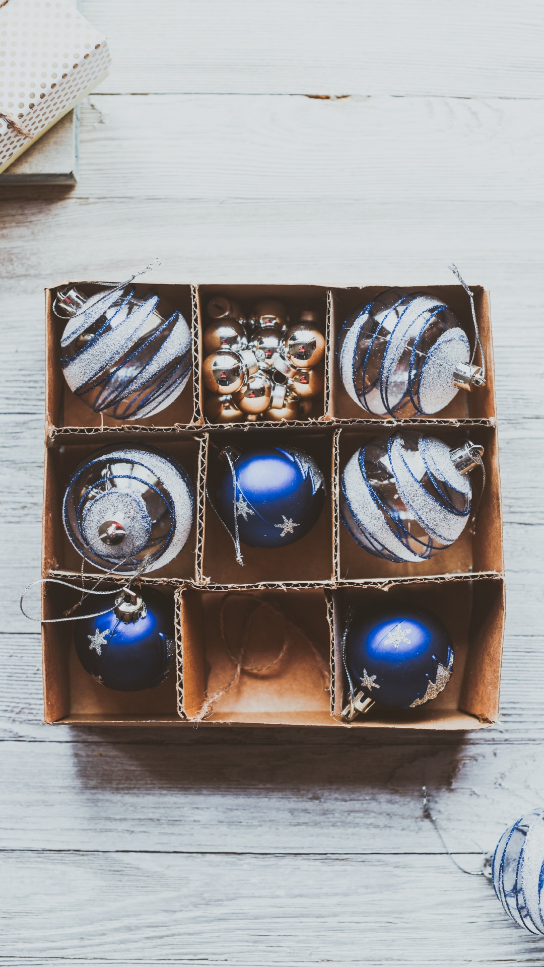 Обои модный аксессуар, металл, Рождественский день, apple, Новый год в разрешении 1080x1920