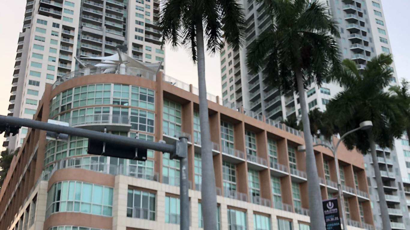 Обои Майами, кондоминиум, окно, башня, город в разрешении 1366x768