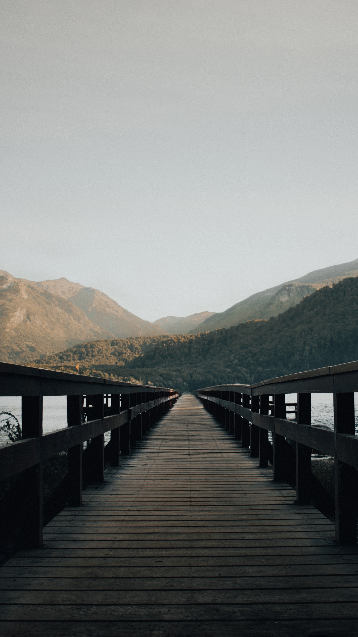 Обои природный ландшафт, Пирс, дощатый настил, док, озеро в разрешении 1440x2560