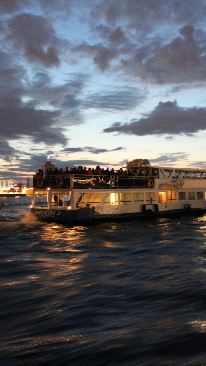 Обои закат, вода, облако, водный путь, отражение в разрешении 720x1280