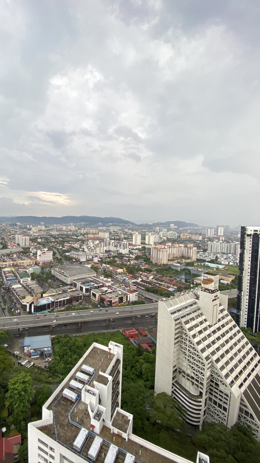 Обои дневное время, городской район, жилой район, город, соседство в разрешении 1080x1920
