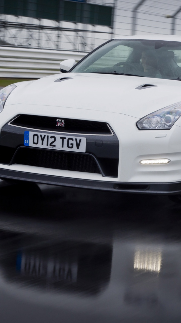 Обои 2012 Ниссан ГТ-Р, спорткар, Ниссан, авто, Ниссан ГТ-Р трек в разрешении 720x1280