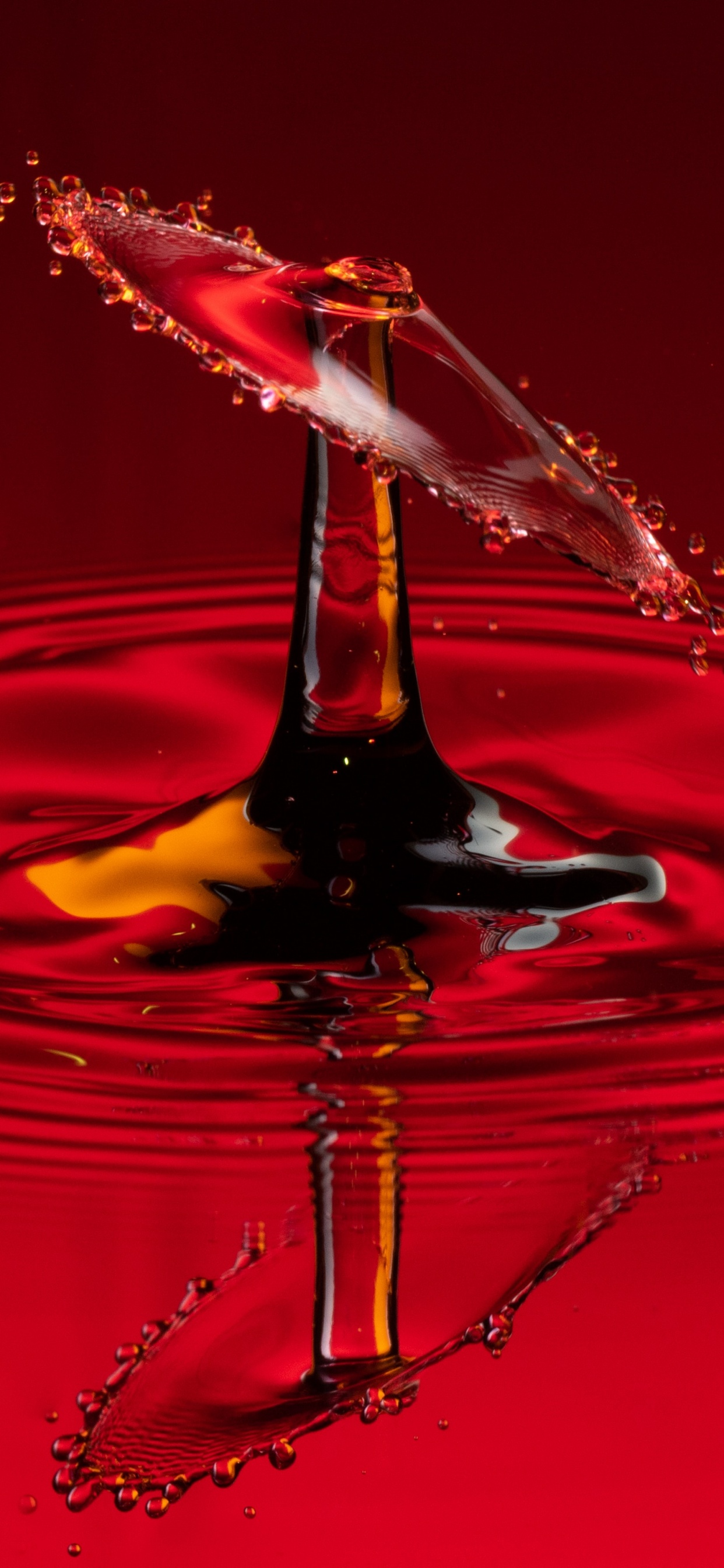 Обои вода, жидкий, красный цвет, падение, жидкость в разрешении 1242x2688