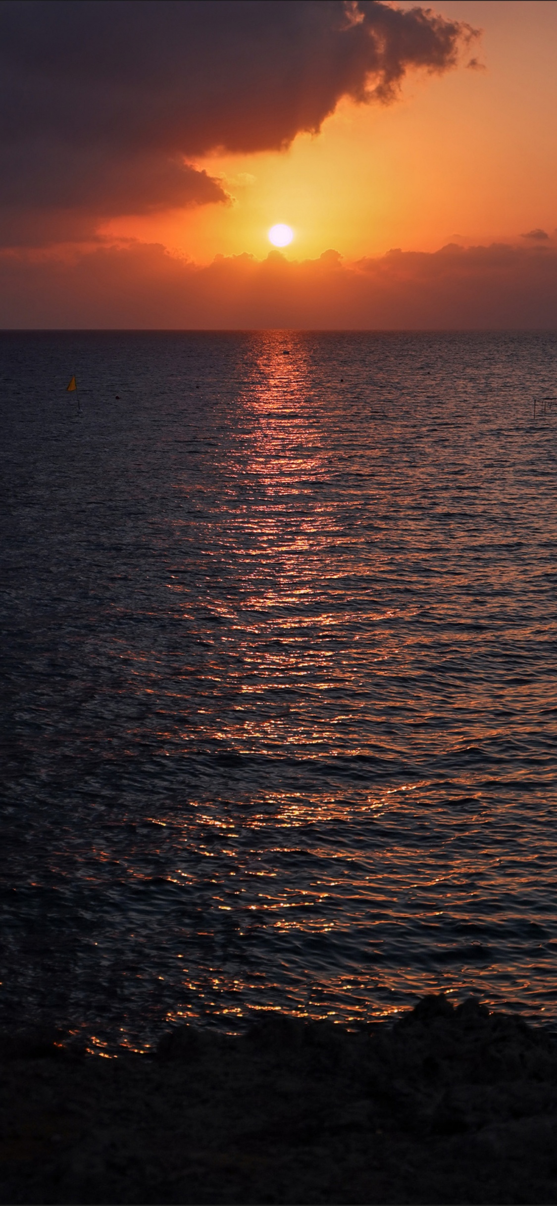 Обои море, вода, облако, атмосфера, гидроресурсы в разрешении 1125x2436