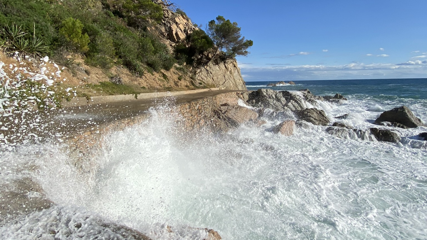 Обои море, вода, водоем, жидкость, гидроресурсы в разрешении 1366x768