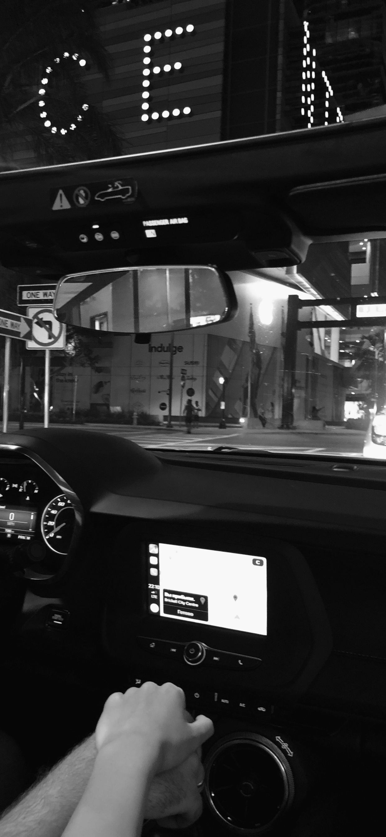 Обои рулевое колесо, Король, транспорт, электронное устройство, стекло в разрешении 1242x2688