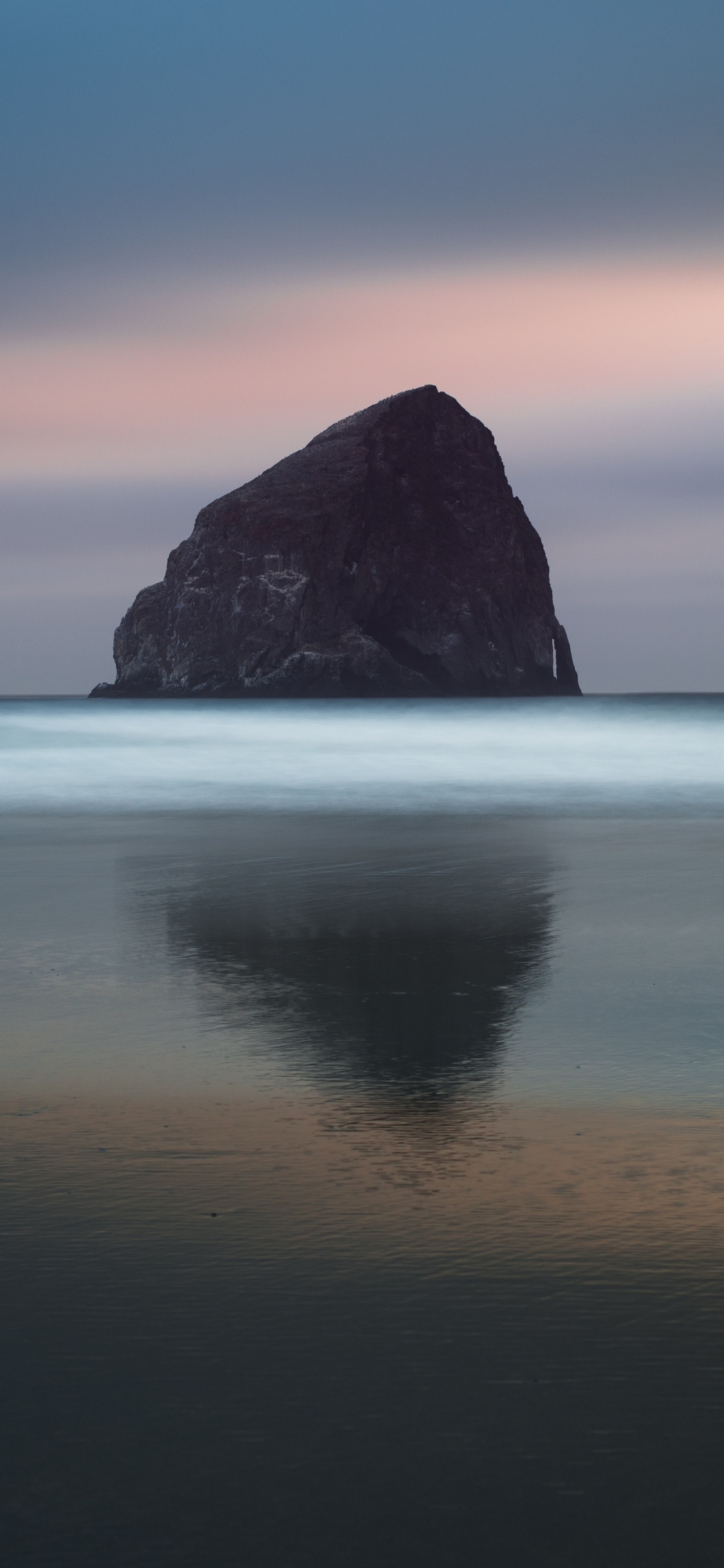 Обои море, океан, побережье, природа, рок в разрешении 1125x2436