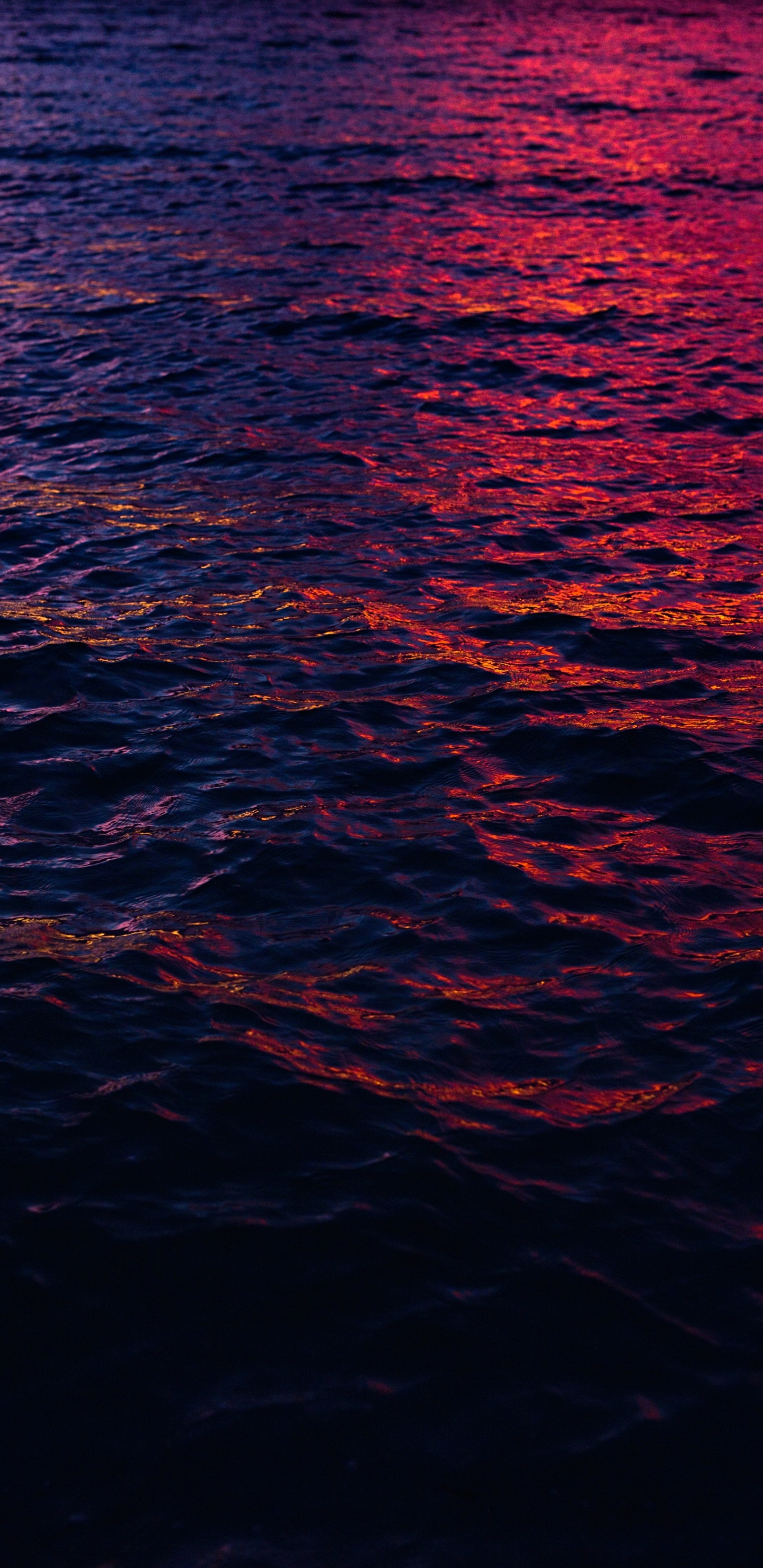 Обои синий, вода, красный цвет, море, горизонт в разрешении 1440x2960