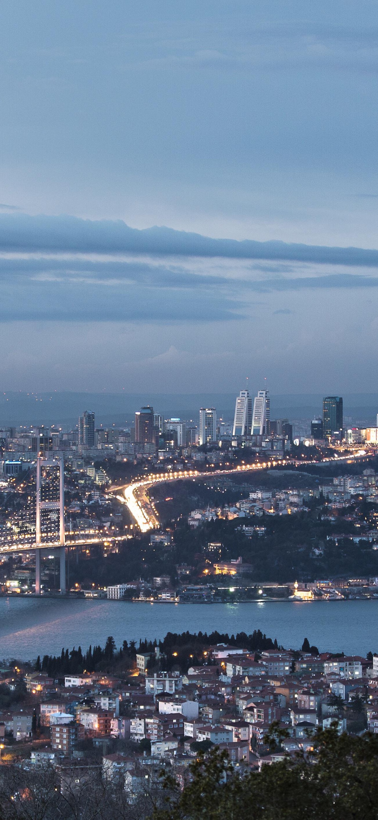 Обои Берекетзаде, облако, вода, небоскреб, гидроресурсы в разрешении 1242x2688