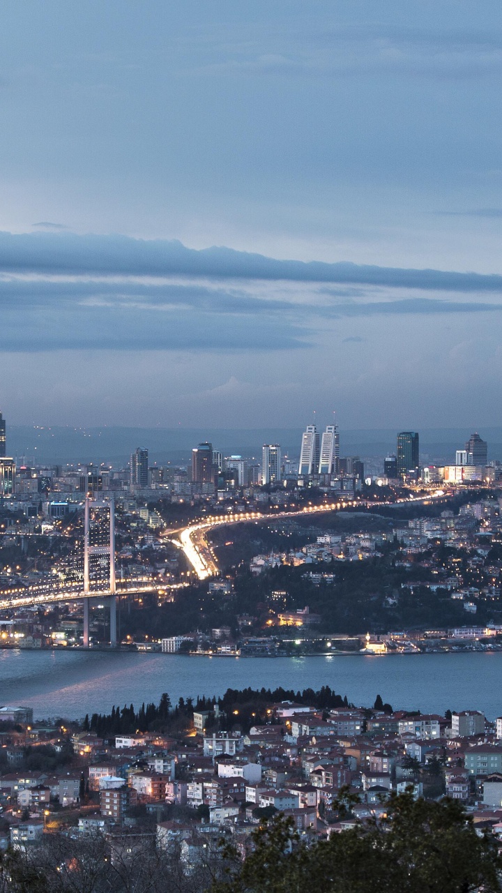 Обои Берекетзаде, облако, вода, небоскреб, гидроресурсы в разрешении 720x1280